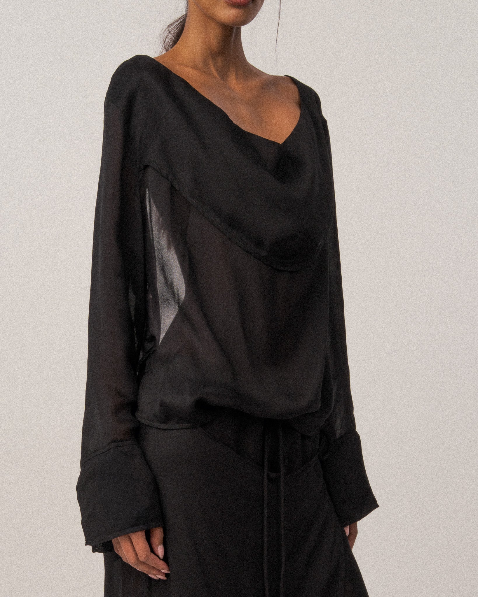 Carregar imagem no visualizador da galeria, Charlotte Top - Black with Transparency