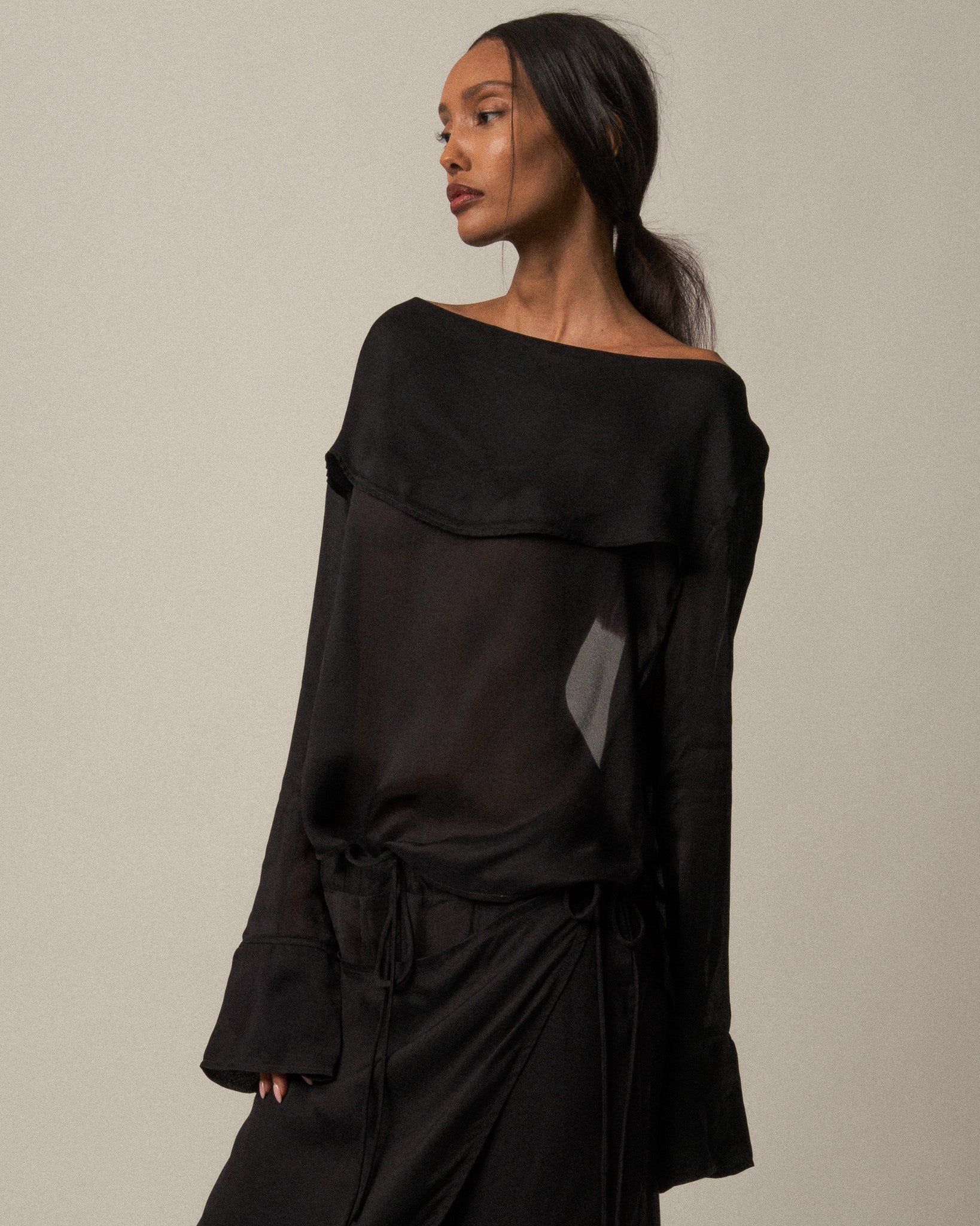 Carregar imagem no visualizador da galeria, Charlotte Top - Black with Transparency