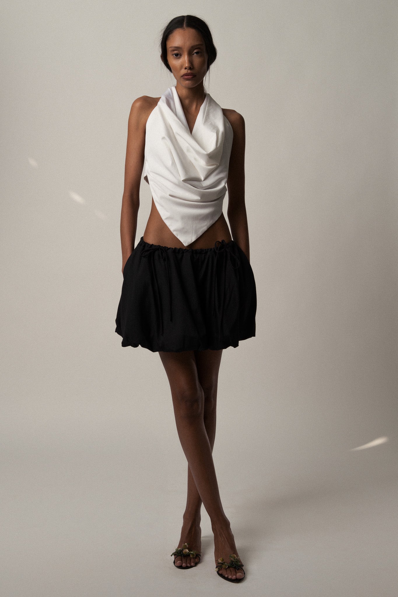 Carregar imagem no visualizador da galeria, Rose Skirt - Black